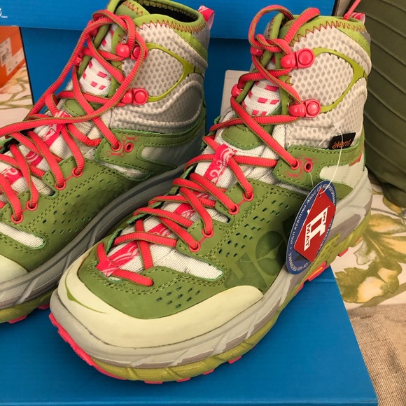 Hoka Accessories - NWT HOKA W TOR Ultra High WP Fog Green 7